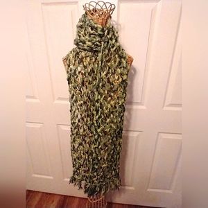 SCARF NWOT Gorgeous Xtra Long crochet scarf